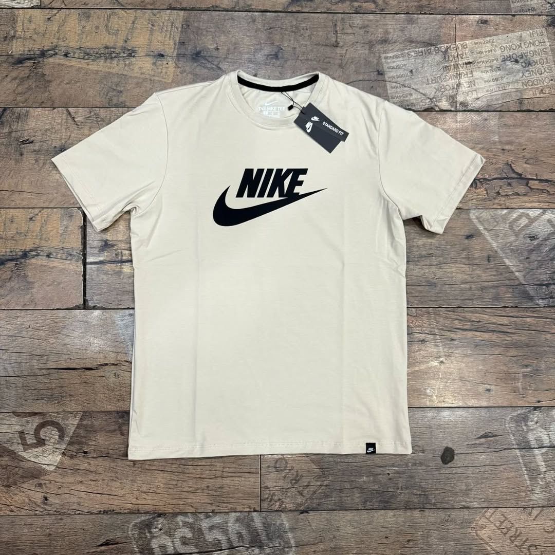 Nike Men's Regular Fit T-Shirt